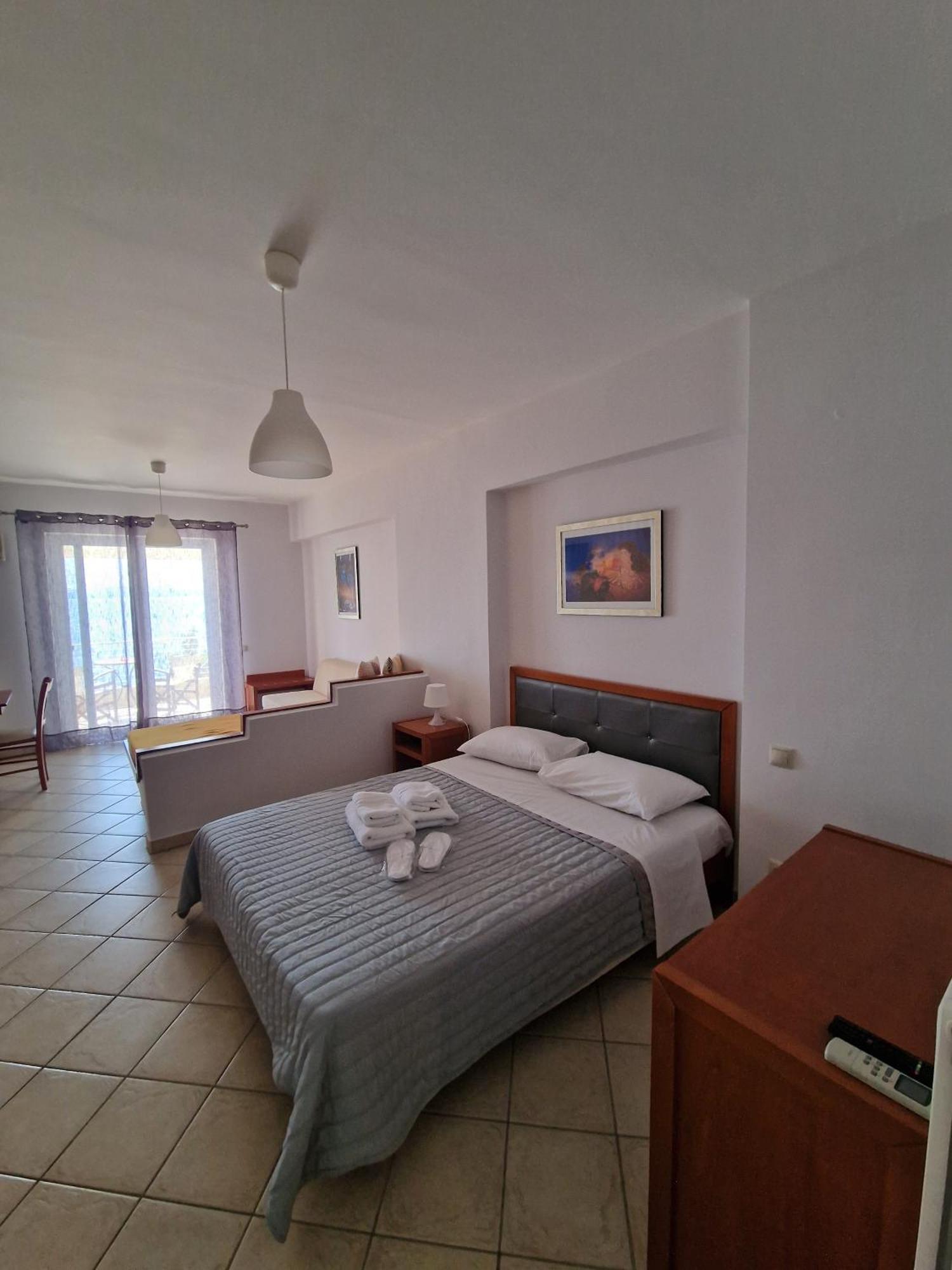 Porto Xronia Aparthotel Khrónia Exterior foto