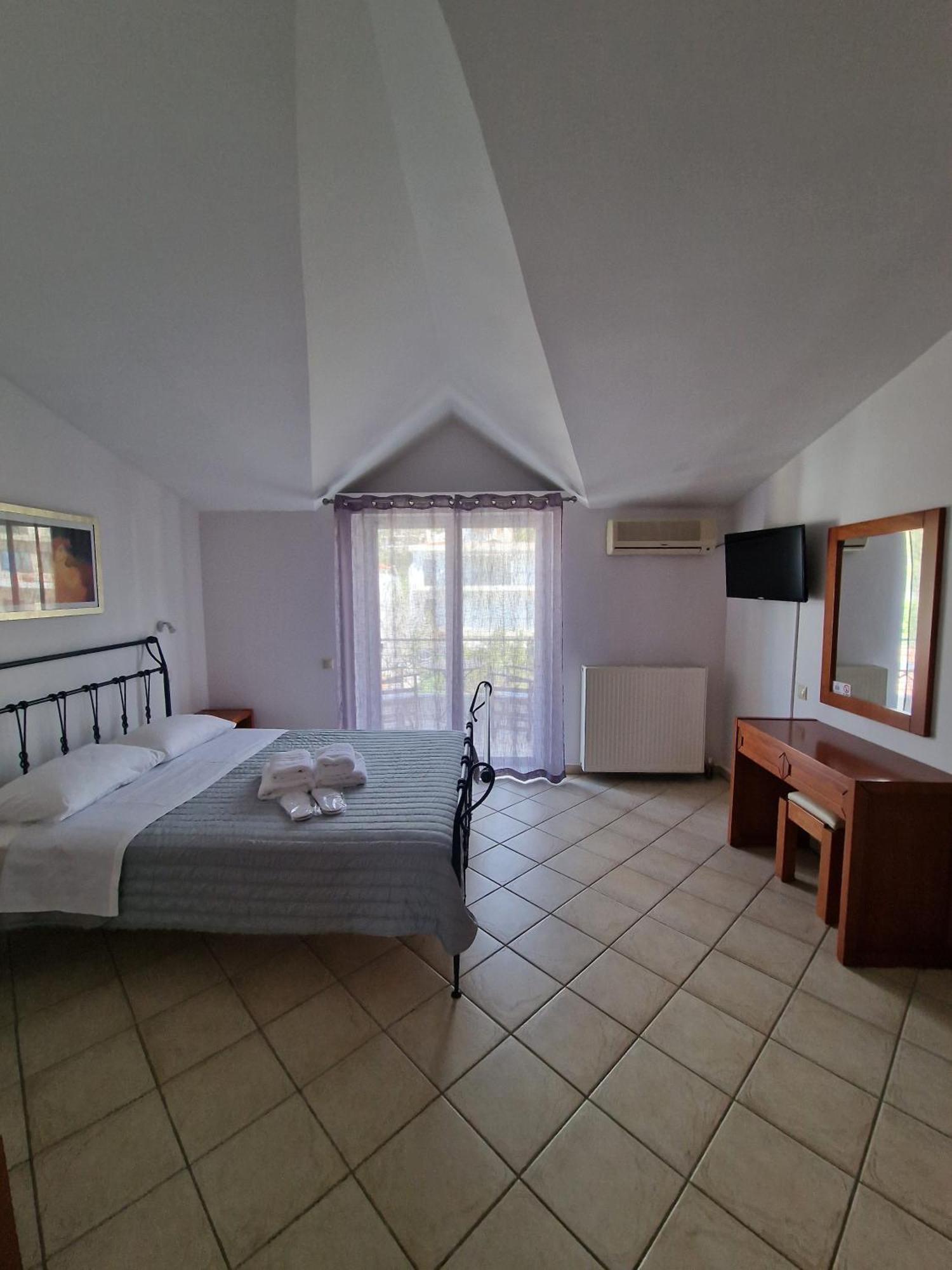 Porto Xronia Aparthotel Khrónia Exterior foto