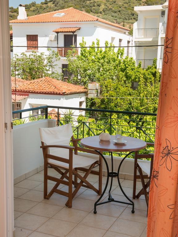 Porto Xronia Aparthotel Khrónia Exterior foto